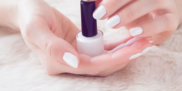 Nägel weiß lackieren: Das ist der beste weiße Nagellack