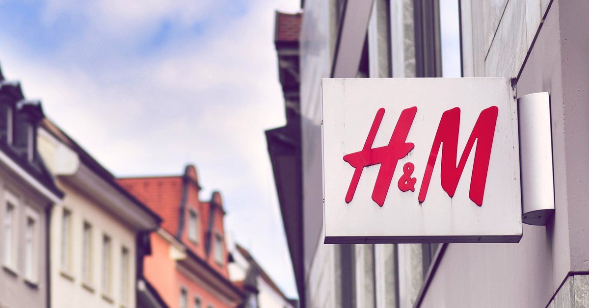 Diese-H-M-Teile-erinnern-an-den-kultigen-2000er-Look-der-S-ngerin-Aliz-e