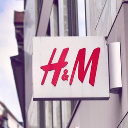 2000er-Nostalgie: Diese Teile von H&M erinnern total an verspielten Style der Sängerin Alizée