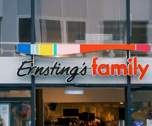 Stylischer Hingucker: Die Tischlampe mit Rattan bei Ernsting's family