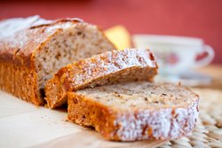 Hermann-Kuchen mit Nüssen Hermann-Kuchen mit Nüssen