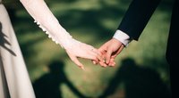 Zinnhochzeit: Bedeutung und Geschenke zum 33. Hochzeitstag