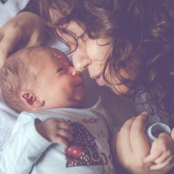 Baby nach der Geburt: Tipps für die ersten Tage danach