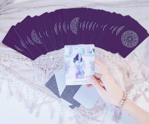 Kartenlegen lernen: In 7 Schritten deine Zukunft mit Tarotkarten deuten
