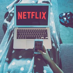 Wird Netflix bald günstiger? Diese Änderung plant der Streamingdienst!