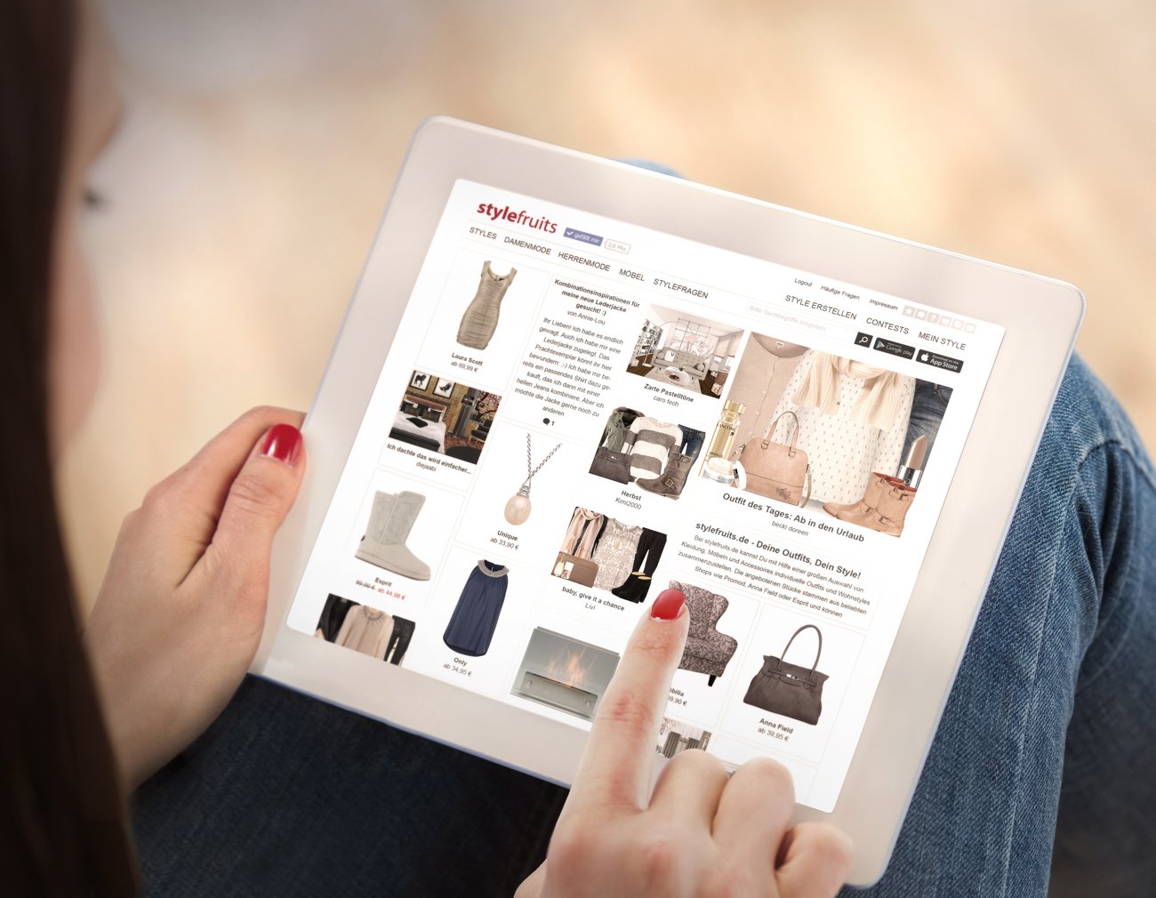 Stelle Dir Dein Lieblings-Outfit zusammen und bestelle es gleich im jeweiligen Onlineshop. Stelle Dir Dein Lieblings-Outfit zusammen und bestelle es gleich im jeweiligen Onlineshop.