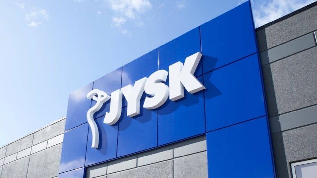 Mit dem Gartenstuhl von Jysk läutest du die Outdoor-Saison ein. 