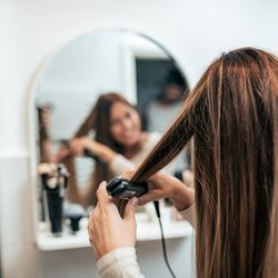 Luxus für dein Haar: Premium-Spray von ghd jetzt günstig wie nie bei Amazon