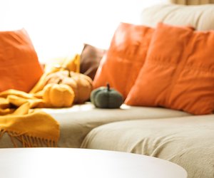 Perfekt für den Herbst: 4 kuschelige Kissenbezüge von Amazon entdecken