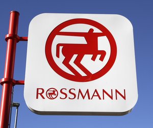 Rossmann-Geheimtipp: Dieser 3 Euro Bronzer überzeugt auf ganzer Linie