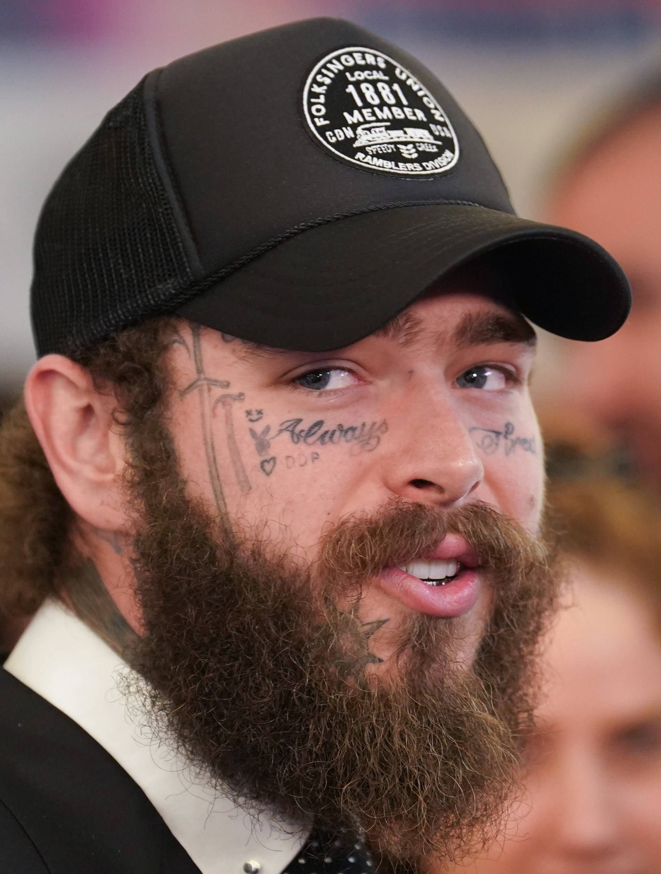 Snger Mit Tattoo Im Gesicht