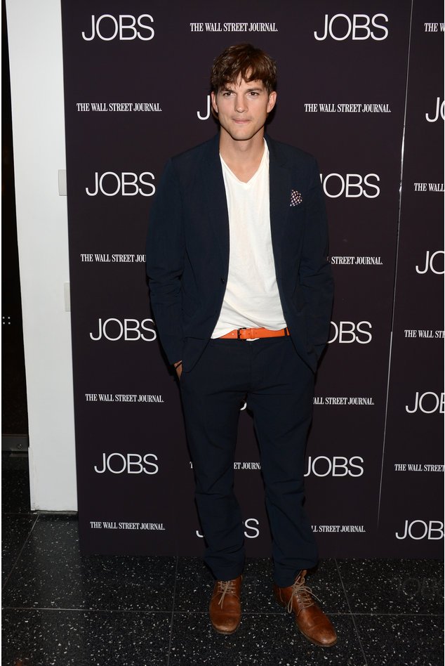 Ashton Kutcher im Anzug Ashton Kutcher im Anzug