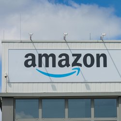 Schnell sein lohnt sich: Das weihnachtliche Deko-Kissenbezug-Set bei Amazon ist der Deko-Favorit