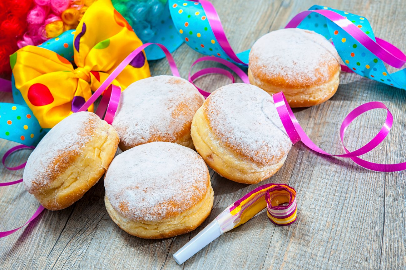 Berliner, Krapfen, Kreppel oder Pfannkuchen schmecken nicht nur zur Faschingszeit. Berliner, Krapfen, Kreppel oder Pfannkuchen schmecken nicht nur zur Faschingszeit.