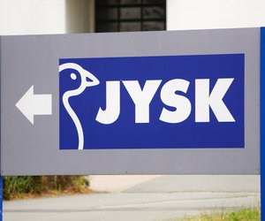 Jeder liebt es: Dieses 5 Euro Kissen von Jysk ist total gemütlich