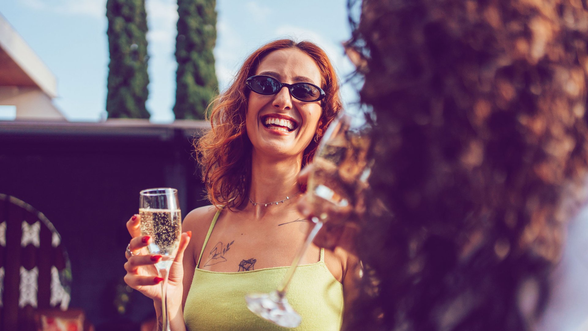 Festival-Nails-2026-Pastell-Pierced-Look-und-Espresso-so-strahlst-du-mit-der-Sonne-um-die-Wette