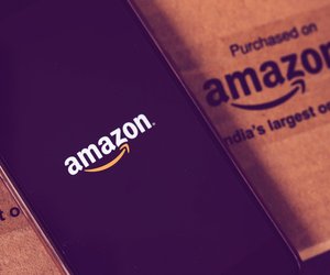 Weihnachtszauber leicht gemacht: Dieser Lichterkettenvorhang von Amazon ist wunderschön!