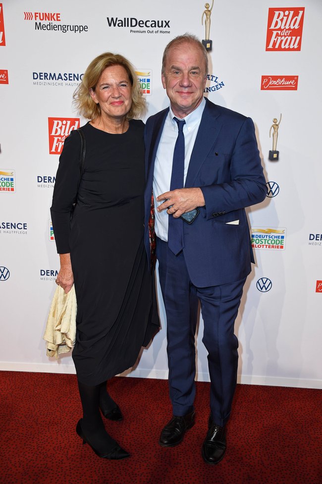 Hubertus Meyer-Burckhardt und Dorothee Röhring bei der Verleihung der „Goldenen Bild der Frau“ in Hamburg.