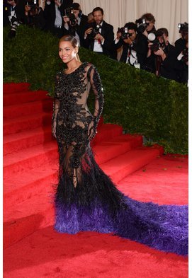 Beyonce in Givenchy Couture Beyonce in Givenchy Couture