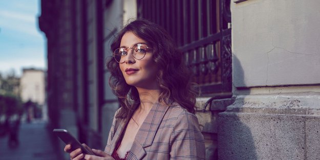 Erste Finanzierungsberatung: Worauf Frauen besonders achten sollten
