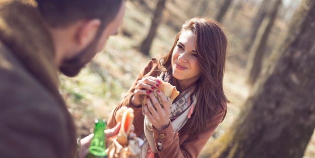 Kannst du seine Flirtsignale richtig deuten?